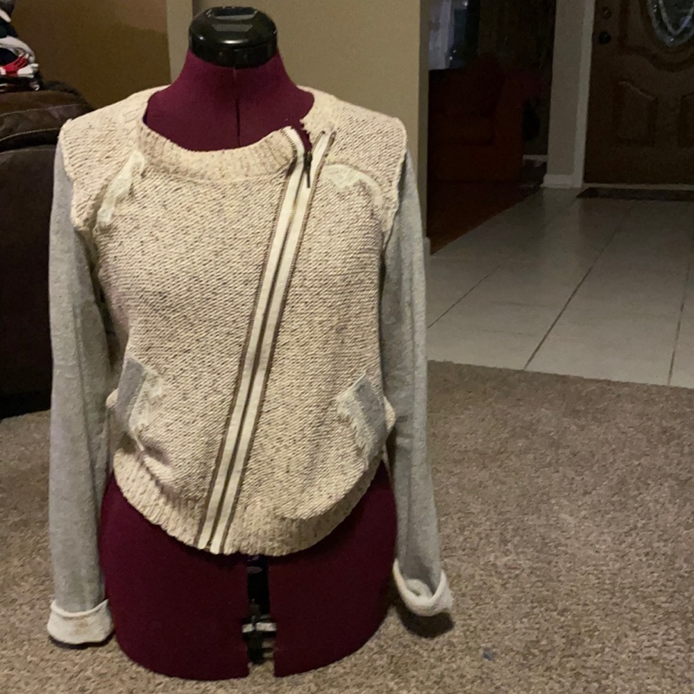 Buckle brand cream and grey zip up sweater